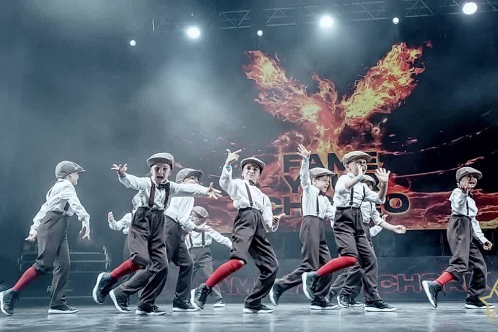 1st PLACE TEAM BABIES MOVE FORWARD DANCE CONTEST 2021 Gulliver studio Stage art