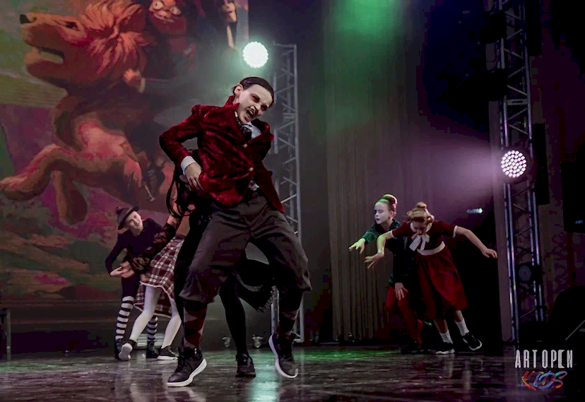 Stage Art Kids Addams Family