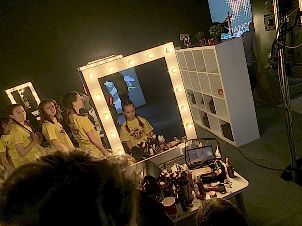 Stage Art Dance Revolution