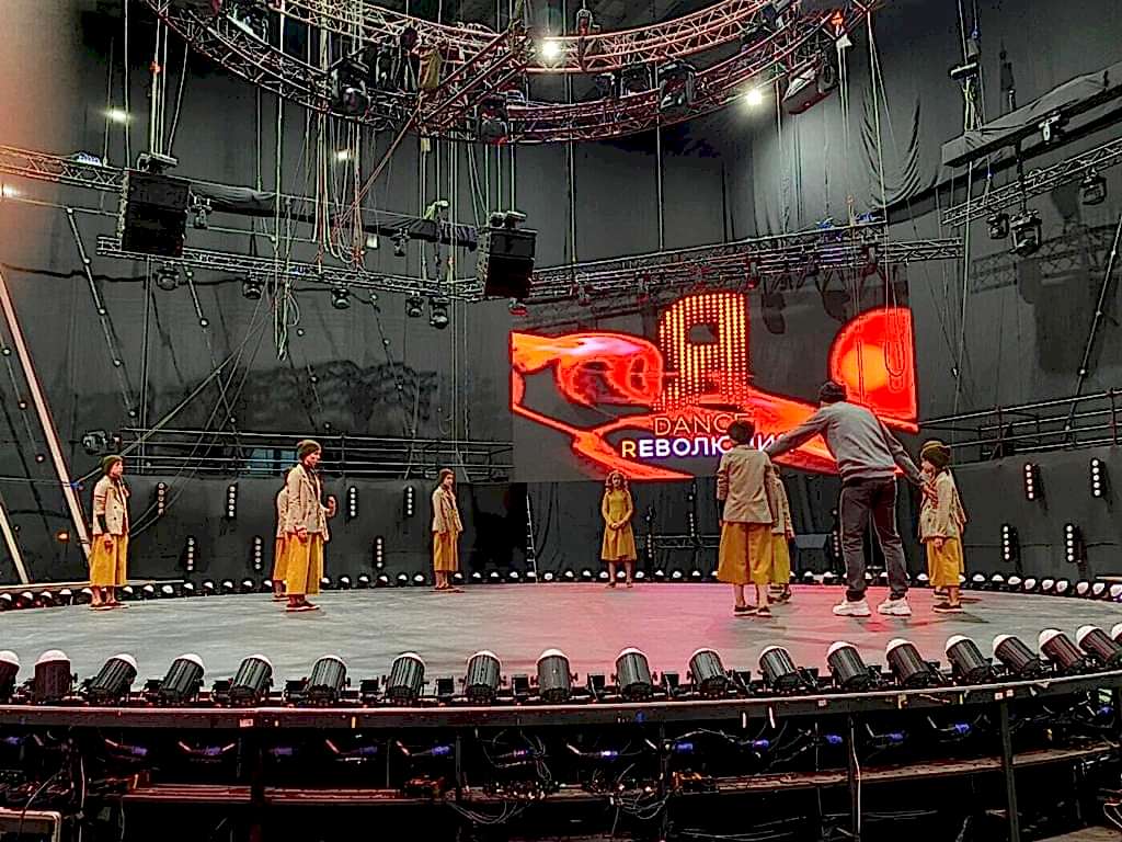 Stage Art Dance Revolution