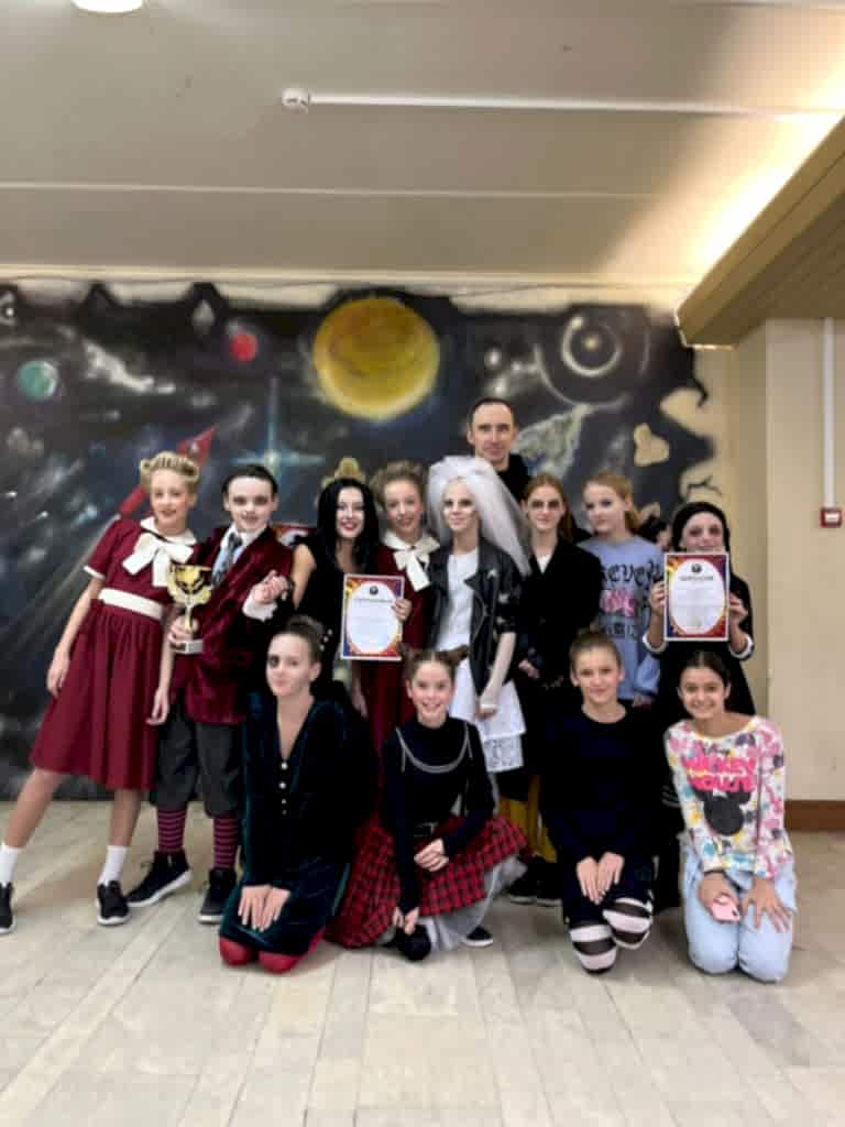 Stage Art Kids Addams Family