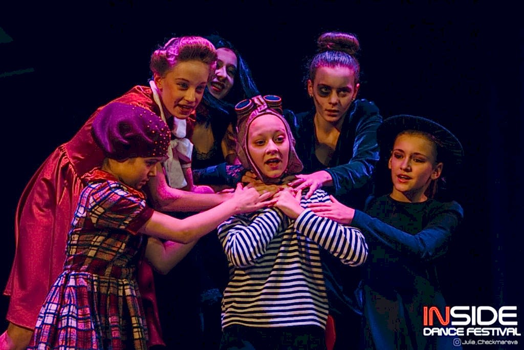 Stage Art Kids Addams Family