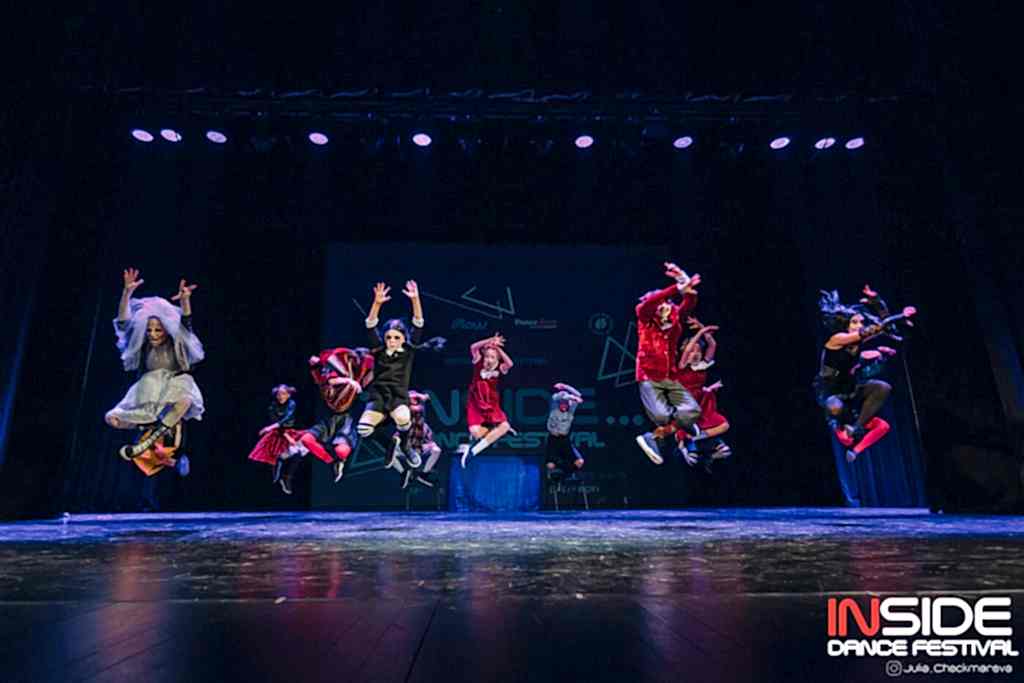 Stage Art Kids Addams Family