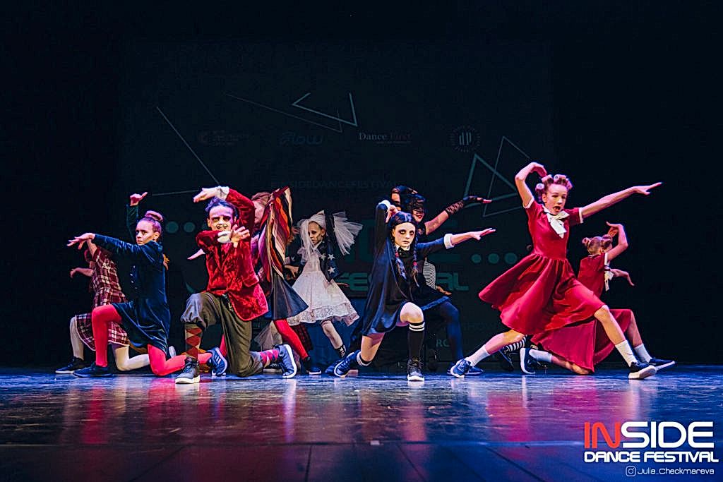 Stage Art Kids Addams Family