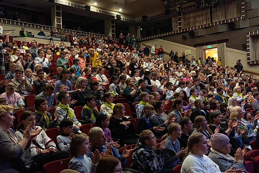 Спектакль «Новенькая»