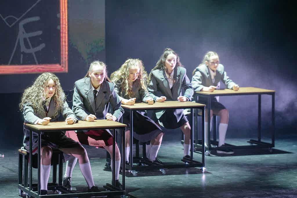 Спектакль «Новенькая»