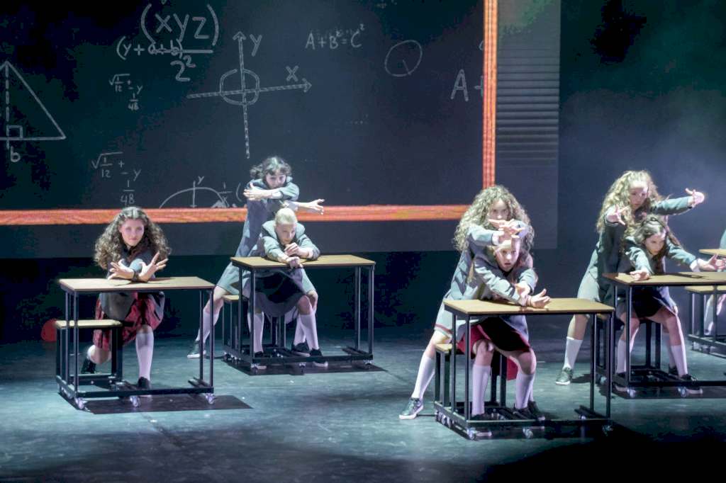 Спектакль «Новенькая»