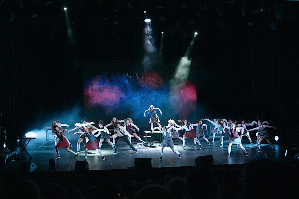 Спектакль «Новенькая»